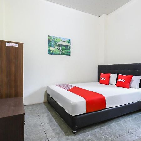Oyo 3830 Dfarys Gh Syariah Hotel Balikpapan  Eksteriør billede