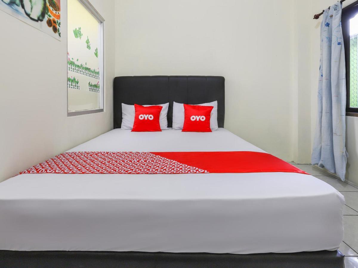 Oyo 3830 Dfarys Gh Syariah Hotel Balikpapan  Eksteriør billede